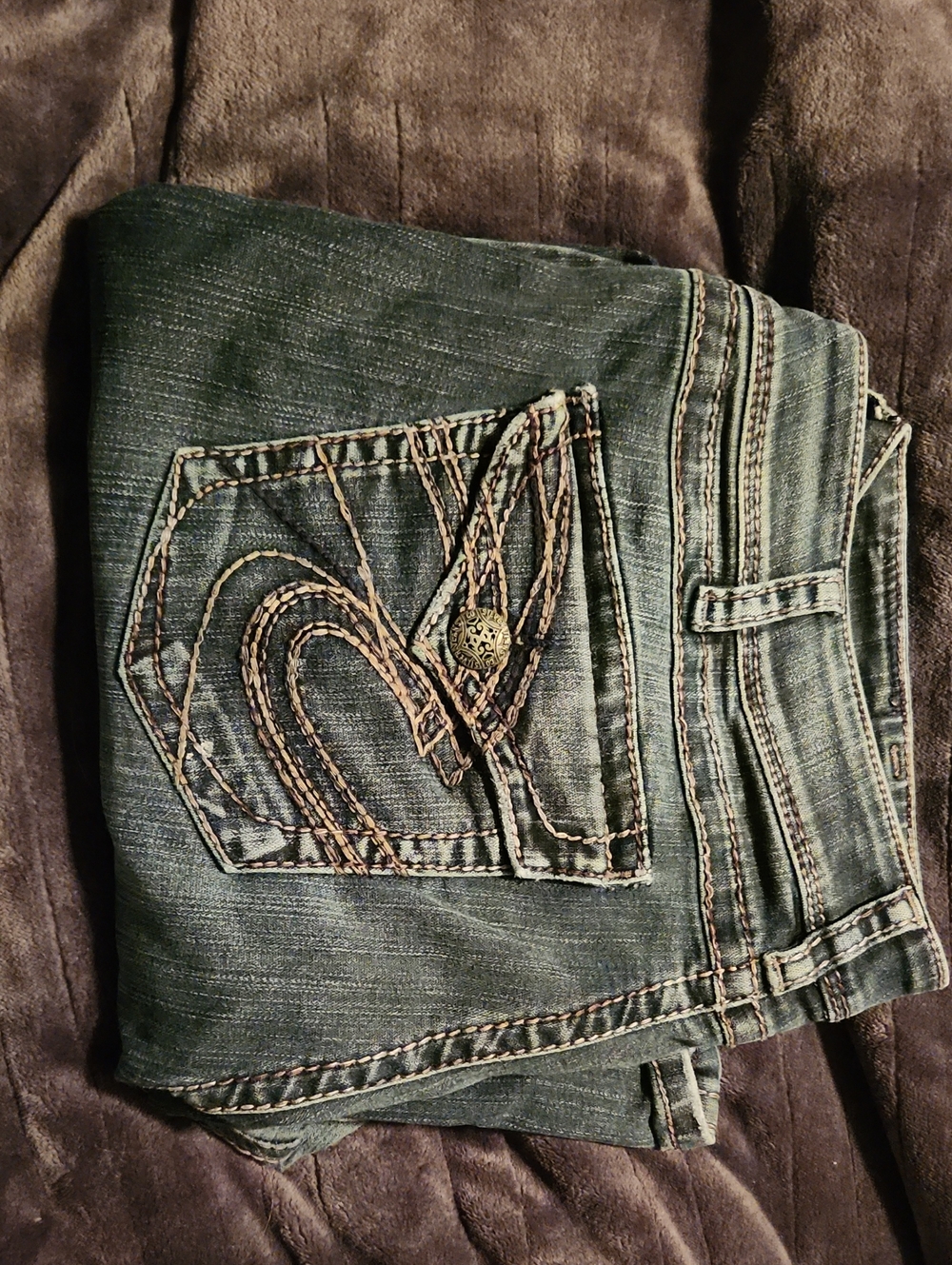 Silver Jeans Women’s Washed Green Boot Cut Jeans with Embroidered Back Pocket